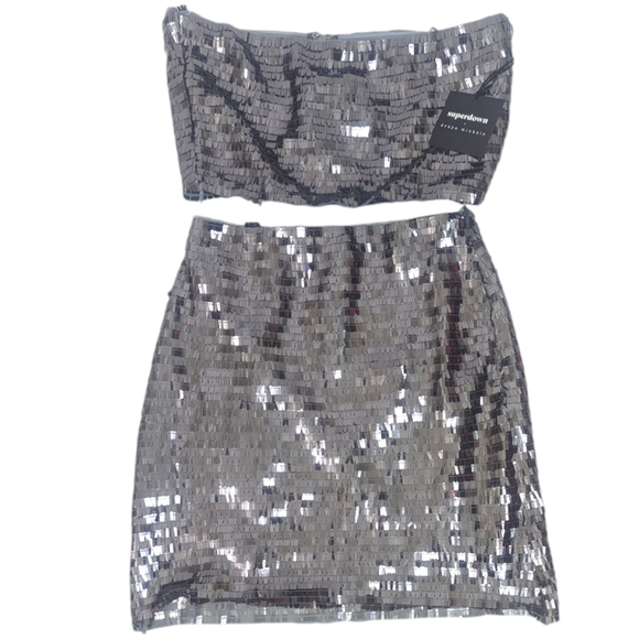 Revolve Superdown Lila Fringe Sequin Set Mini Skirt Crop Top Womens Small Silver - Picture 3 of 14
